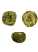 pierre-roulee-vesuvianite-02