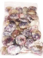 sachet-pierres-roulees-tourmaline-rose-sur-anhydrite-1kg