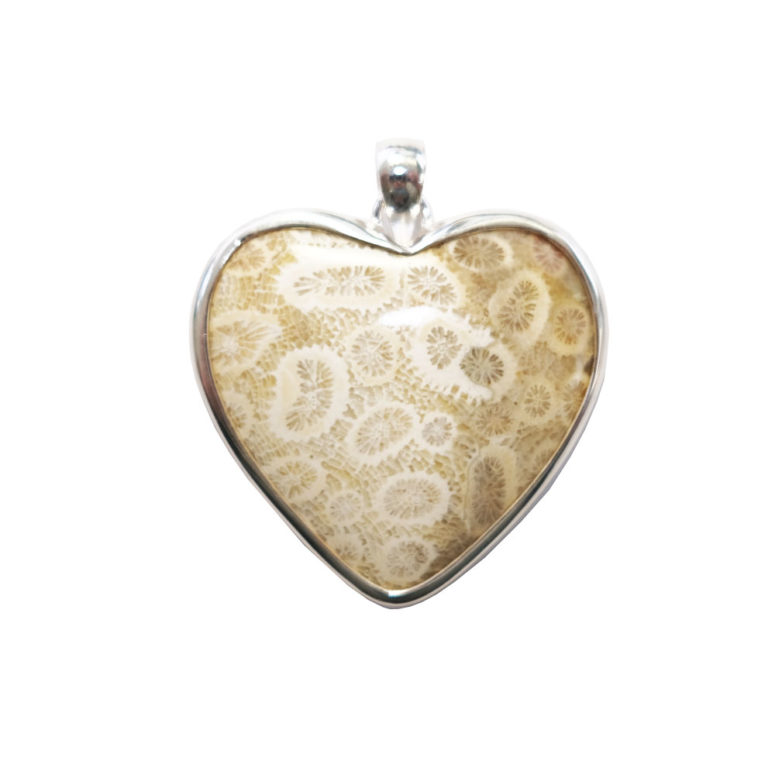 pendentif-corail-petrifie-petit-coeur-01