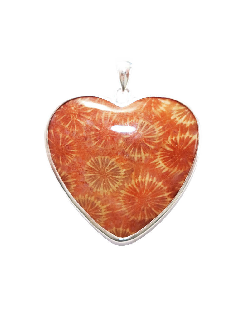 pendentif-corail-petrifie-petit-coeur-02