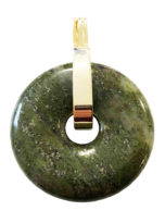 pendentif-epidote-pi-chinois-donut-support-universel-dore-30mm