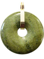 pendentif-epidote-pi-chinois-donut-support-universel-dore-40mm