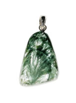 pendentif-seraphinite-pierre-roulee-01