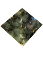 pyramide-labradorite-60-70mm-02.jpg